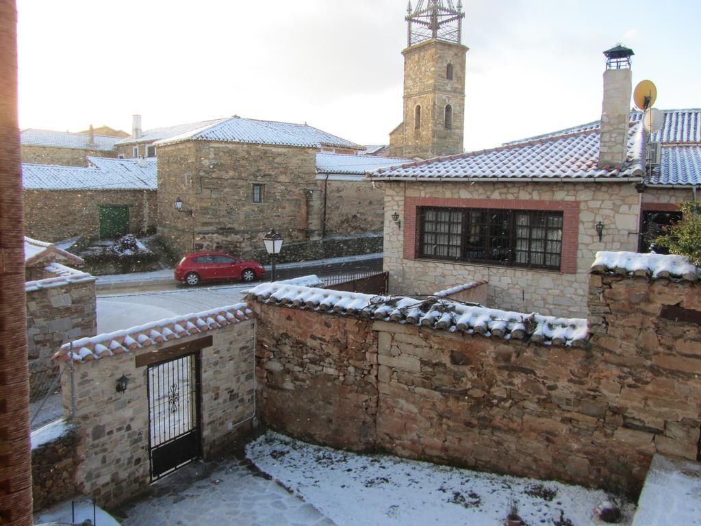 La Posada De Toribia Val De San Lorenzo ภายนอก รูปภาพ
