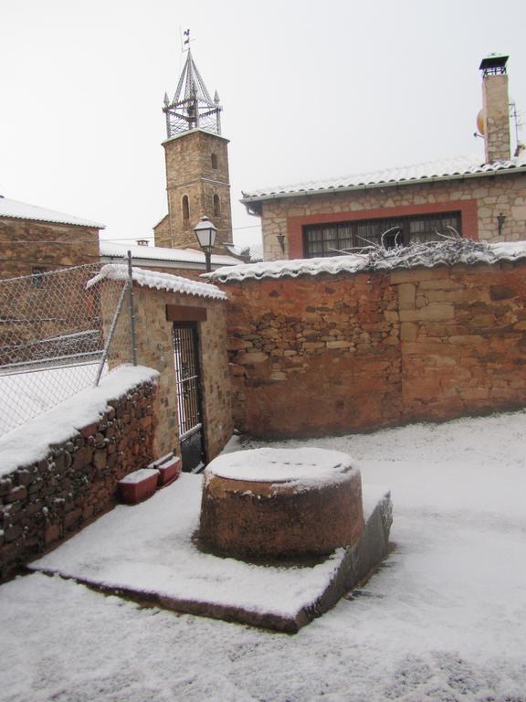 La Posada De Toribia Val De San Lorenzo ภายนอก รูปภาพ