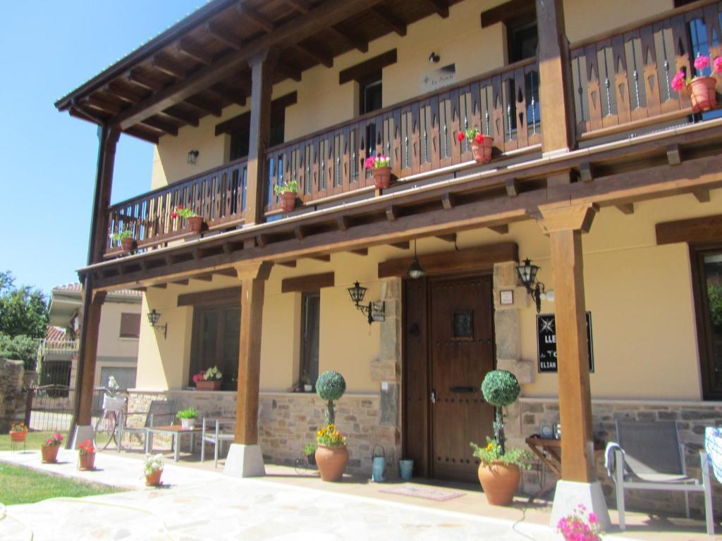 La Posada De Toribia Val De San Lorenzo ภายนอก รูปภาพ
