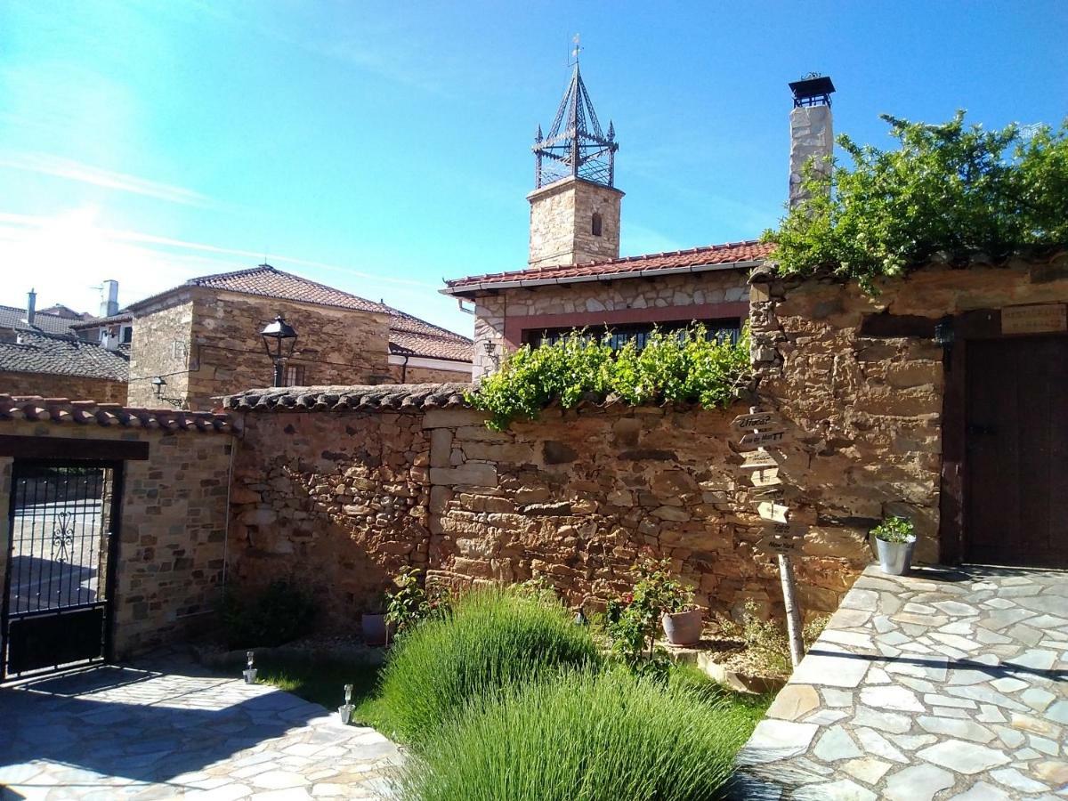 La Posada De Toribia Val De San Lorenzo ภายนอก รูปภาพ