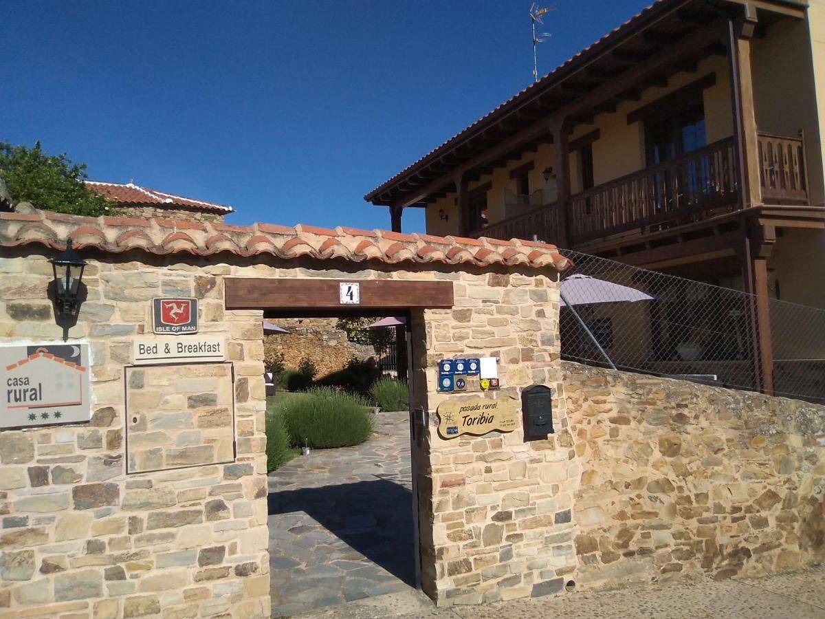 La Posada De Toribia Val De San Lorenzo ภายนอก รูปภาพ
